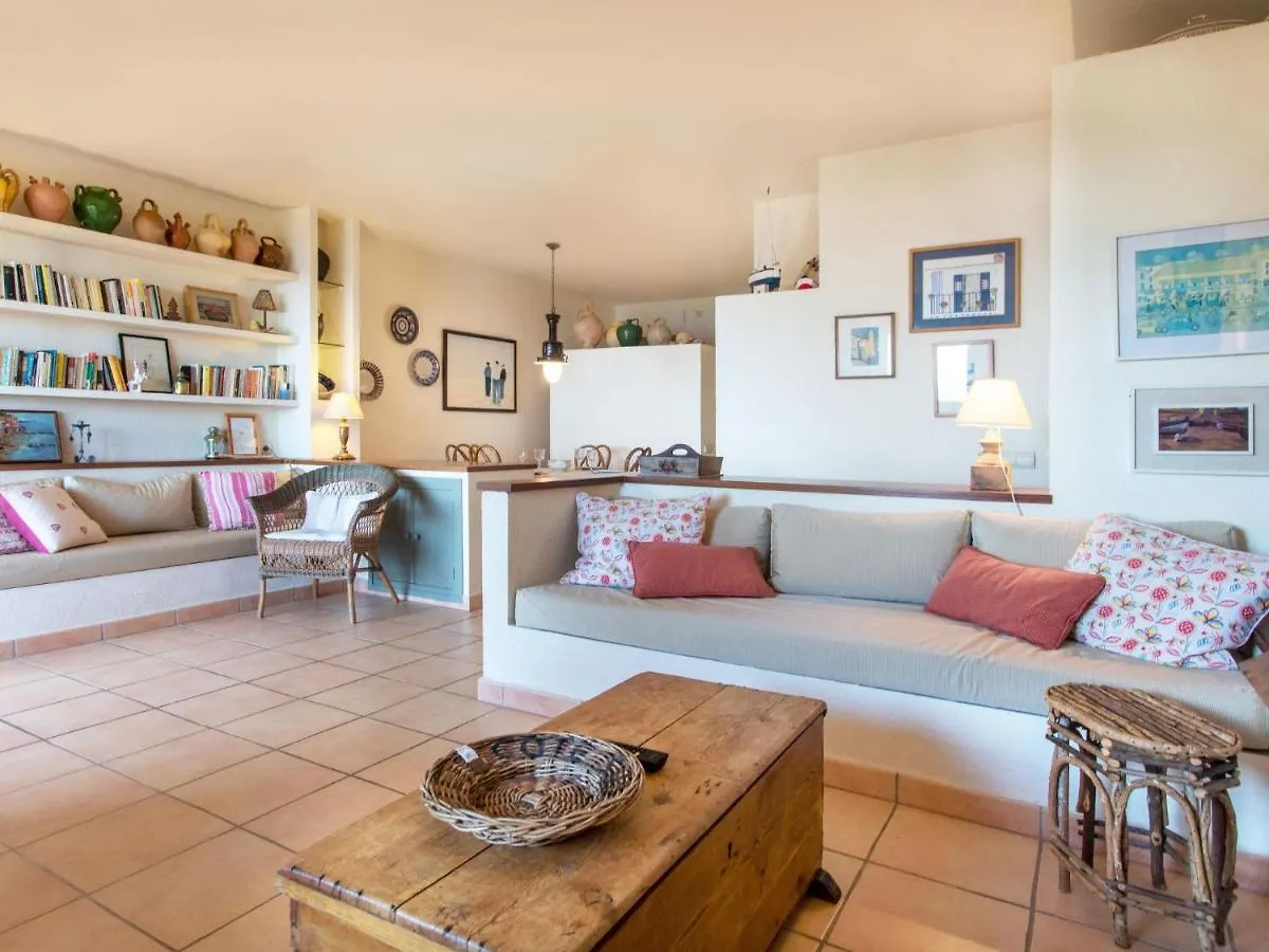 Apartment Chelo By Interhome カレリャ・デ・パラフルジェリ スペイン